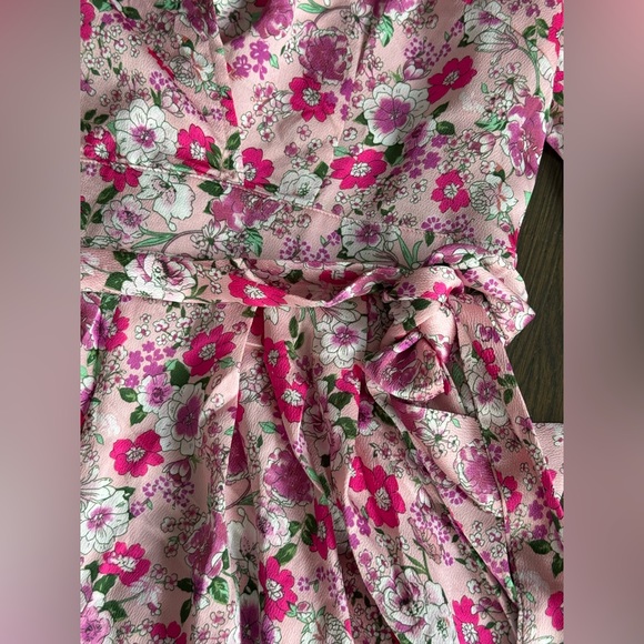 HYFVE pink and green floral tie waist romper size medium Euc - Picture 3 of 4